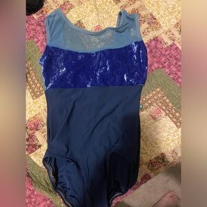 Beautiful blue lucky Leo size M